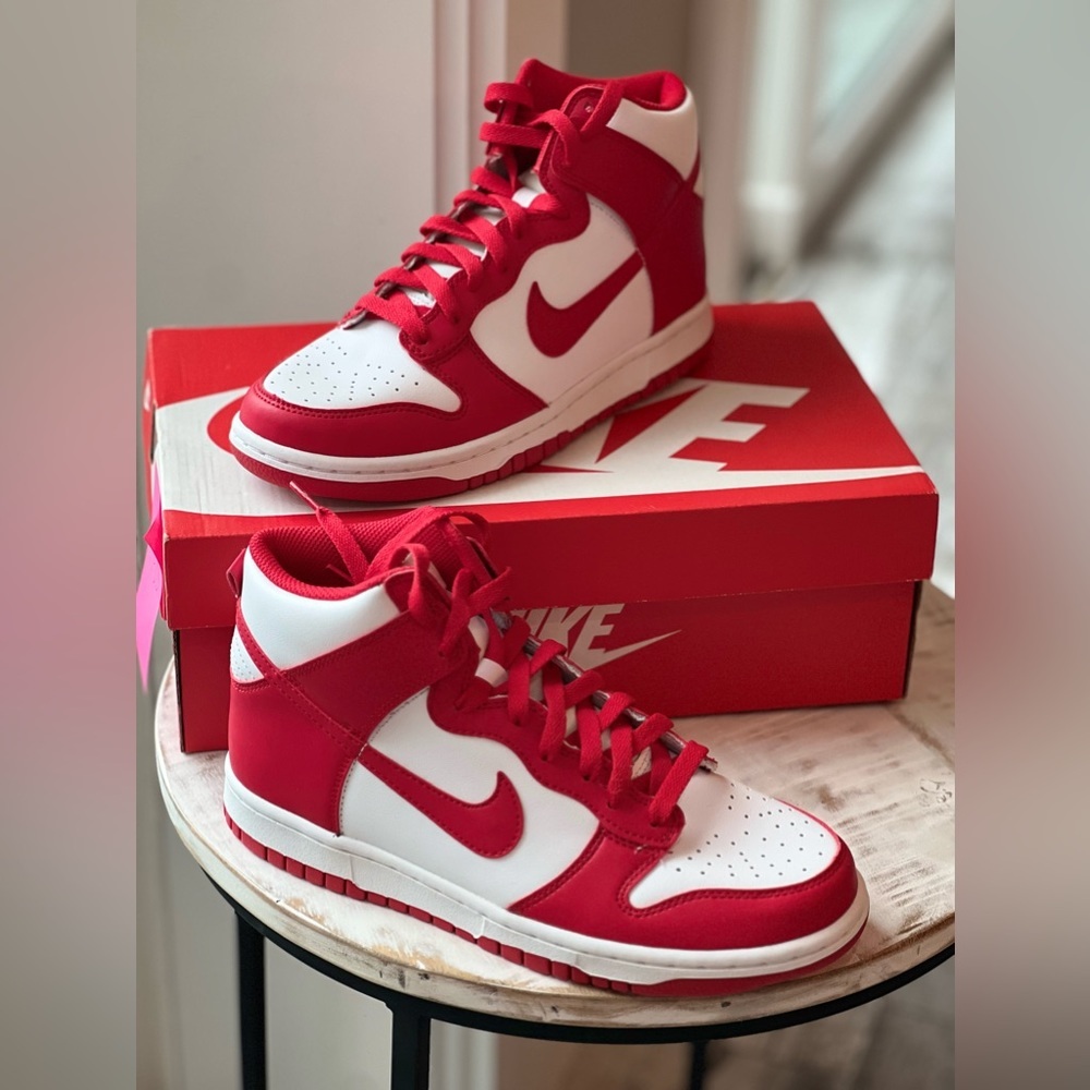 Nike Dunk High Championship Red Size 7/8.5w New Sneakers